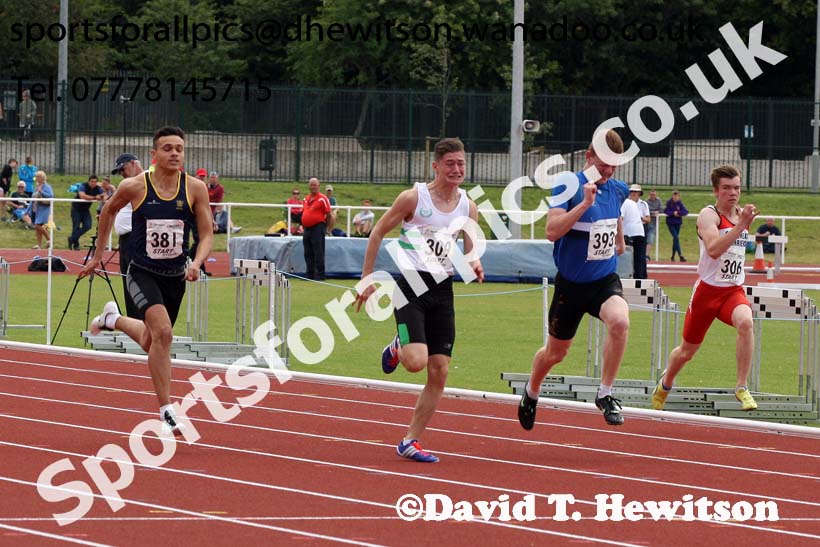 Under-17 mens 100 metres. Photo: David T. Hewitson/Sports for All Pics